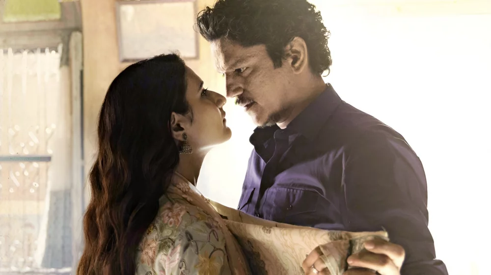 Gustaakh Ishq (2025) — background