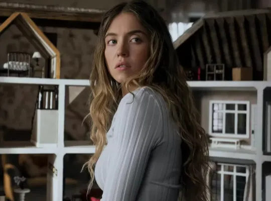 A film with Timothée Chalamet almost lost its spot in the top three at the box office to a thriller starring Sydney SweeneyA film with Timothée Chalamet almost lost its spot in the top three at the box office to a thriller starring Sydney Sweeney
