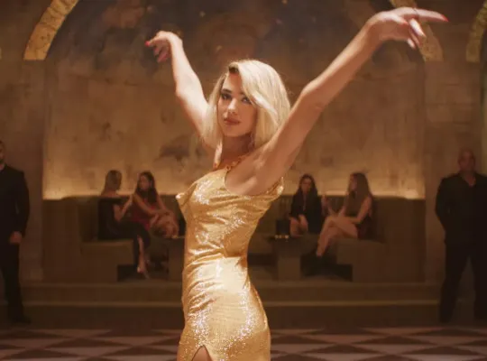 Dua Lipa Demands $15 Million from Samsung Over Advertising Dispute